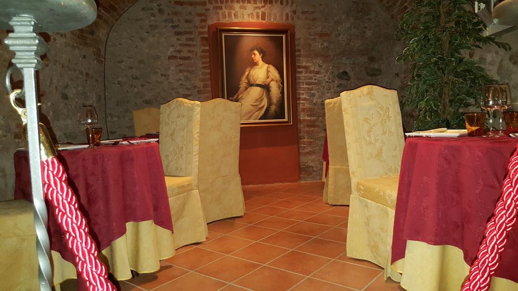 Hotel Palazzo Di Mezzo Carru Екстер'єр фото