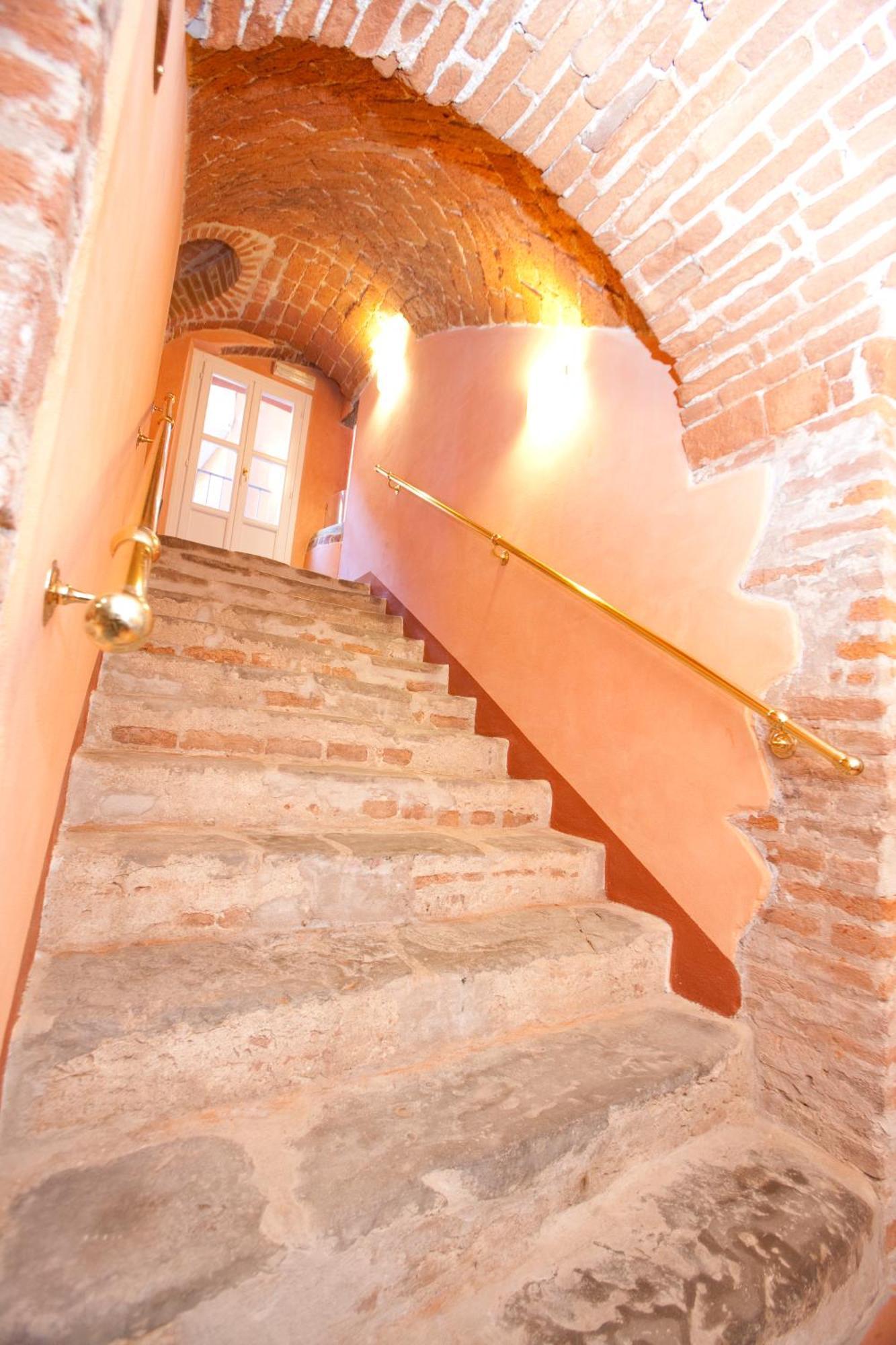 Hotel Palazzo Di Mezzo Carru Екстер'єр фото