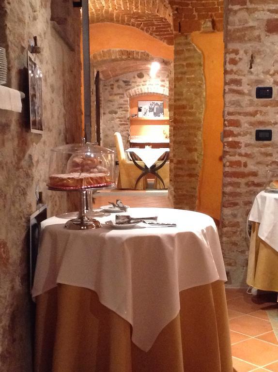 Hotel Palazzo Di Mezzo Carru Екстер'єр фото