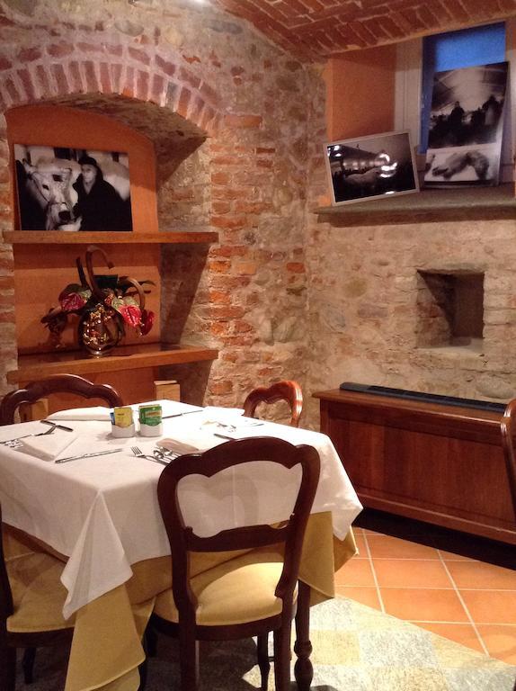 Hotel Palazzo Di Mezzo Carru Екстер'єр фото