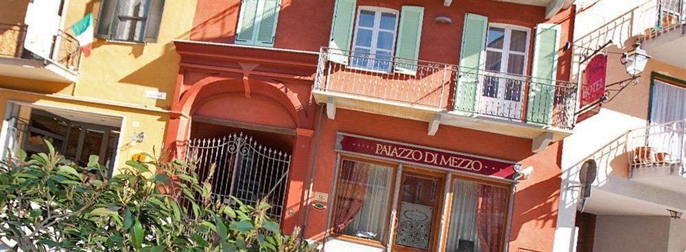 Hotel Palazzo Di Mezzo Carru Екстер'єр фото