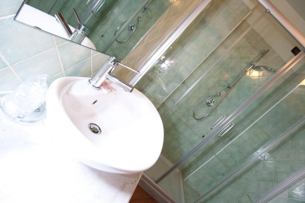 Hotel Palazzo Di Mezzo Carru Екстер'єр фото