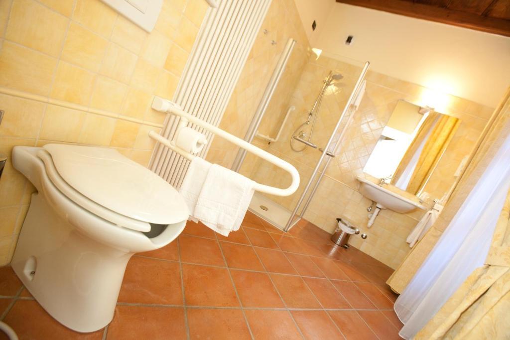Hotel Palazzo Di Mezzo Carru Екстер'єр фото