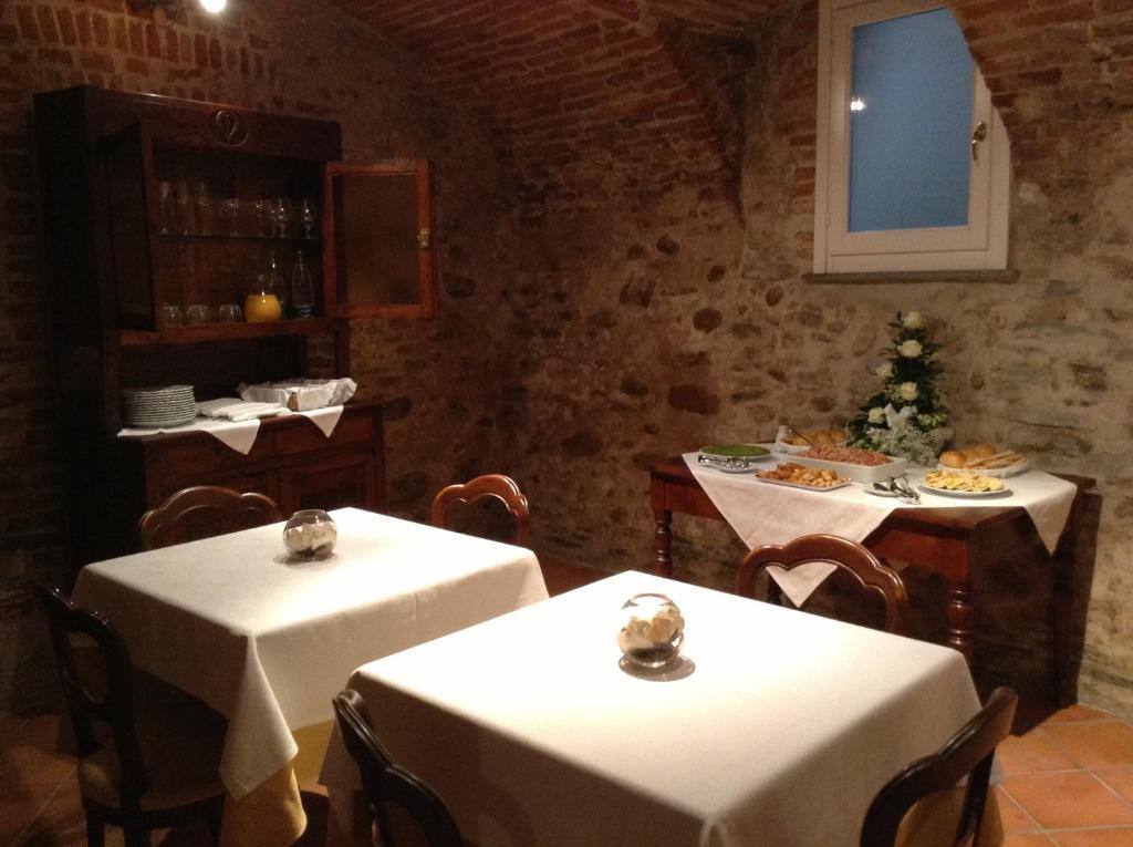 Hotel Palazzo Di Mezzo Carru Екстер'єр фото