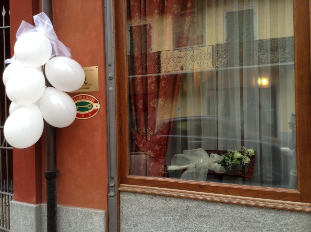 Hotel Palazzo Di Mezzo Carru Екстер'єр фото